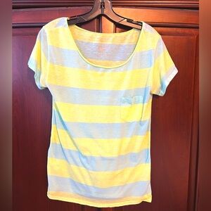 American Eagle “Feather Light” scoop neck tshirt - M